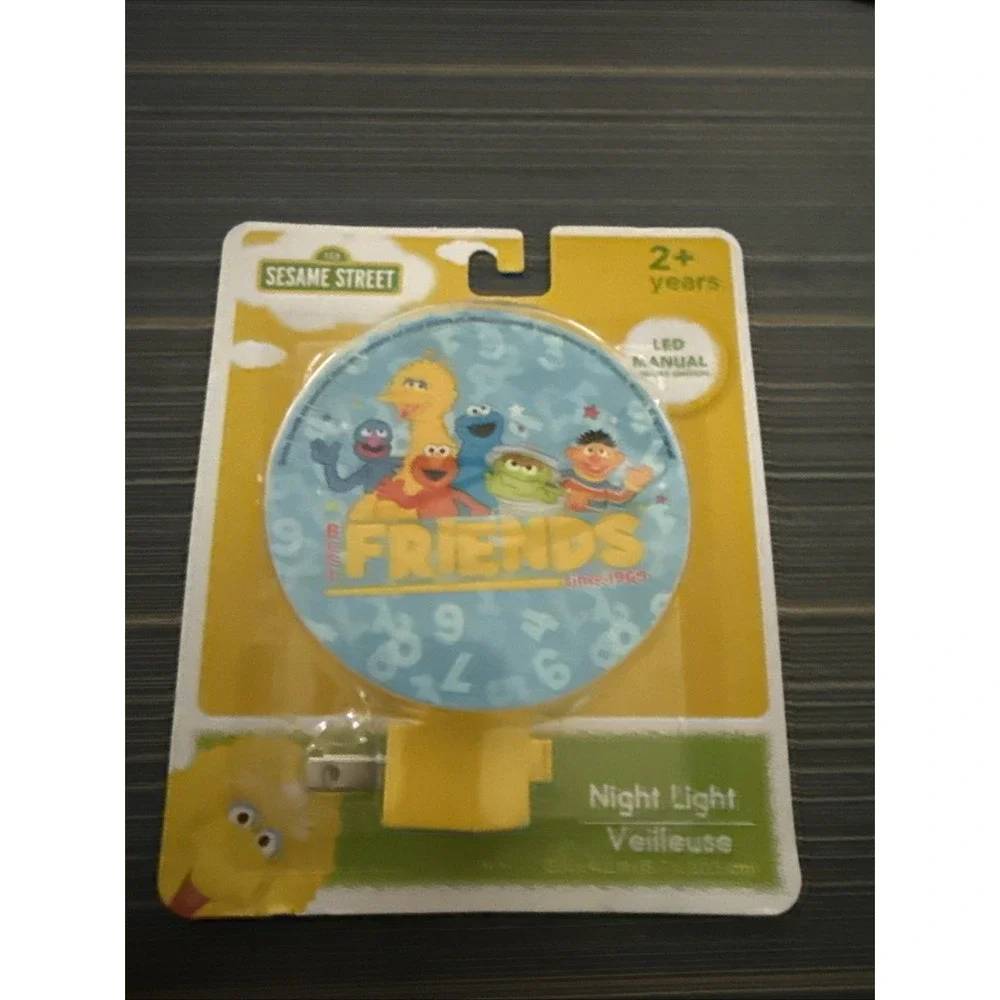 Intertek LED‎ Night Light with On/Off Switch - New - Sesame Street Friends